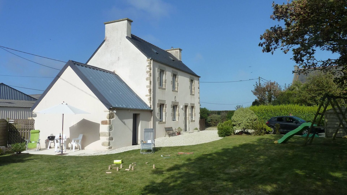 Plouneour-Trez House | Finistère, independent house 2 km from the sea (fine sandy beaches) and the GR34
