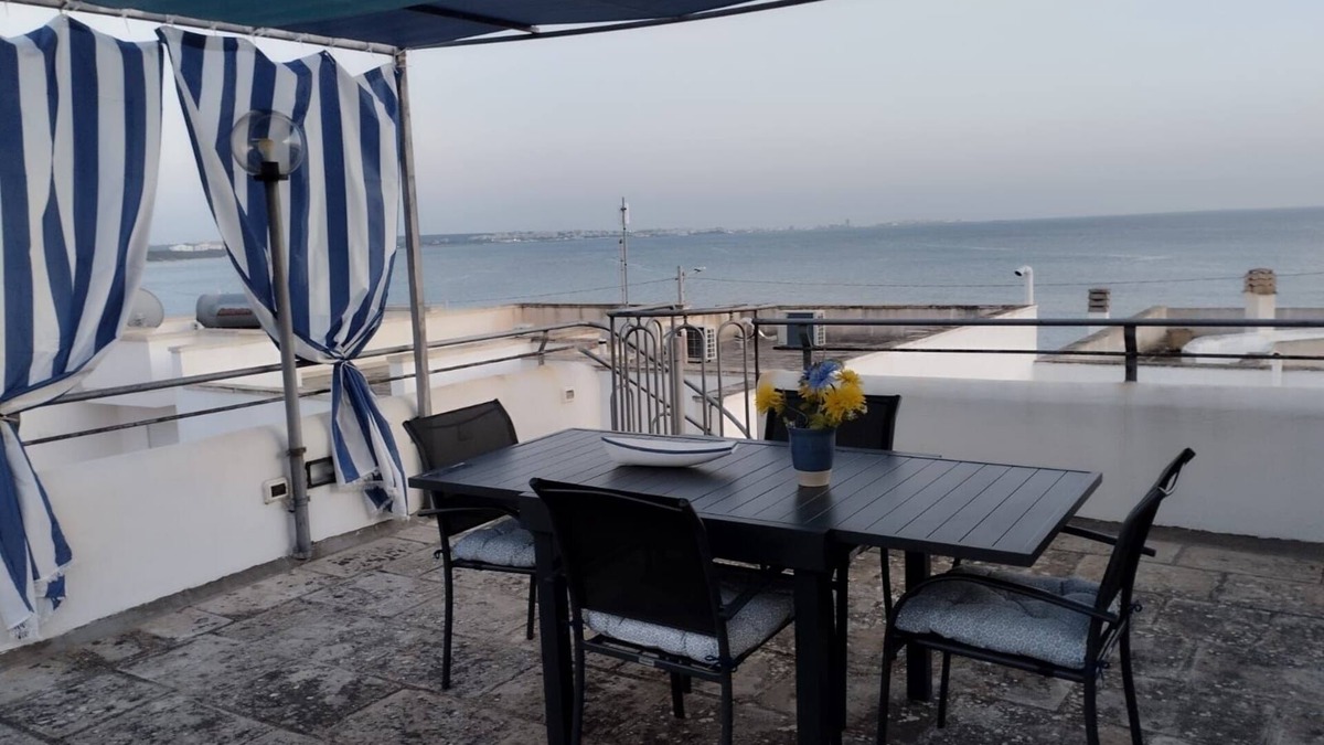Lido Conchiglie House | FINISHED APARTMENT WITH SEA VIEW TERRACE