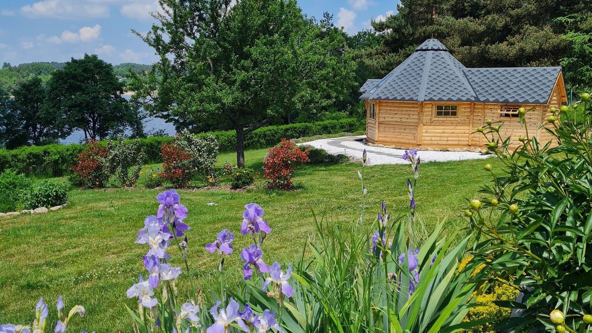 Chenereilles House | Finnish cottage at the water's edge