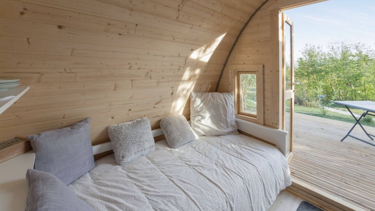 Flocourt Bed & Breakfast | FINNISH Pod Cottage - Le petit flo