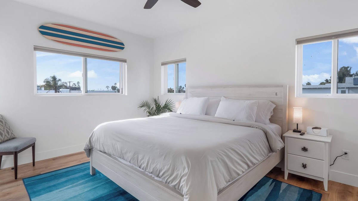 Townsite Condo | Finnish Steam Sauna, Hot Tub, Cold Plunge, Safe, Central, Garage, Oceanview Roof