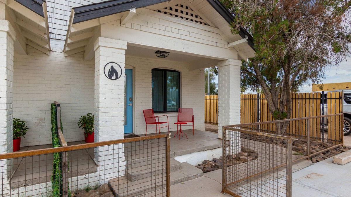 Governmental Mall House | Fire Element Cozy 2bed 1bath in Downtown Phx