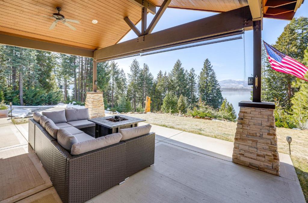 Lake Almanor Country Club House | Fire Pit and Views Serene Lake Almanor Retreat