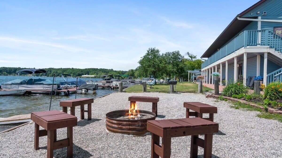 Mayfield Apartment | Fire pit, beach access, yard games, and more