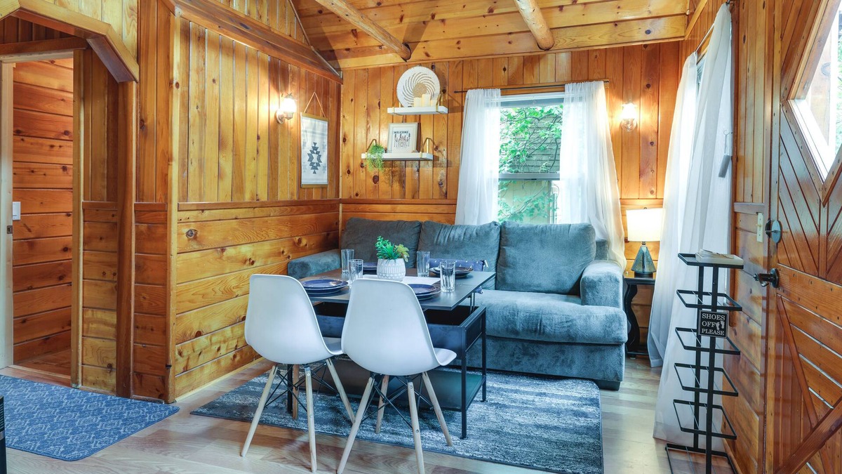 Twain Harte Cabin | Fire Pit, Deck & Grill: Cozy Twain Harte Cabin!