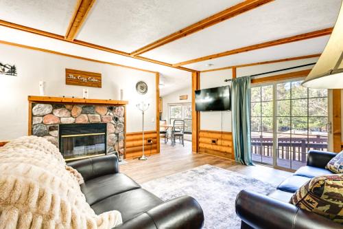 Krakow House | Fire Pit Family-Friendly Cabin in Gillett!