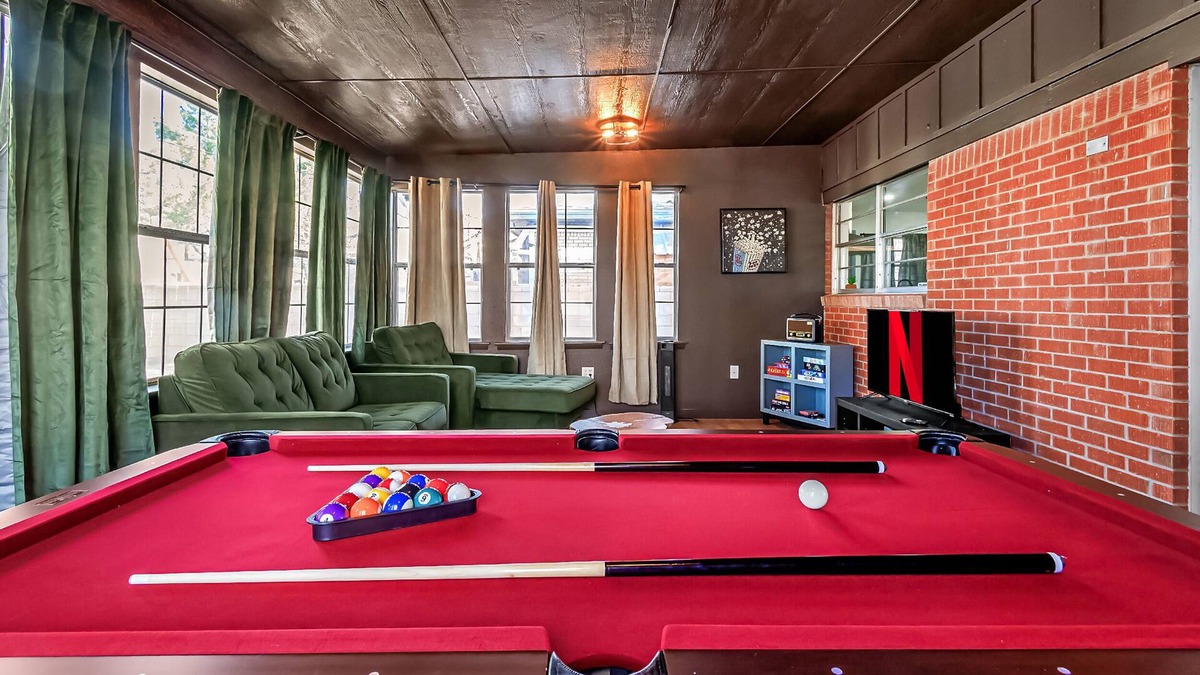 Alamogordo House | Fire Pit+Game Room+Mountain Views