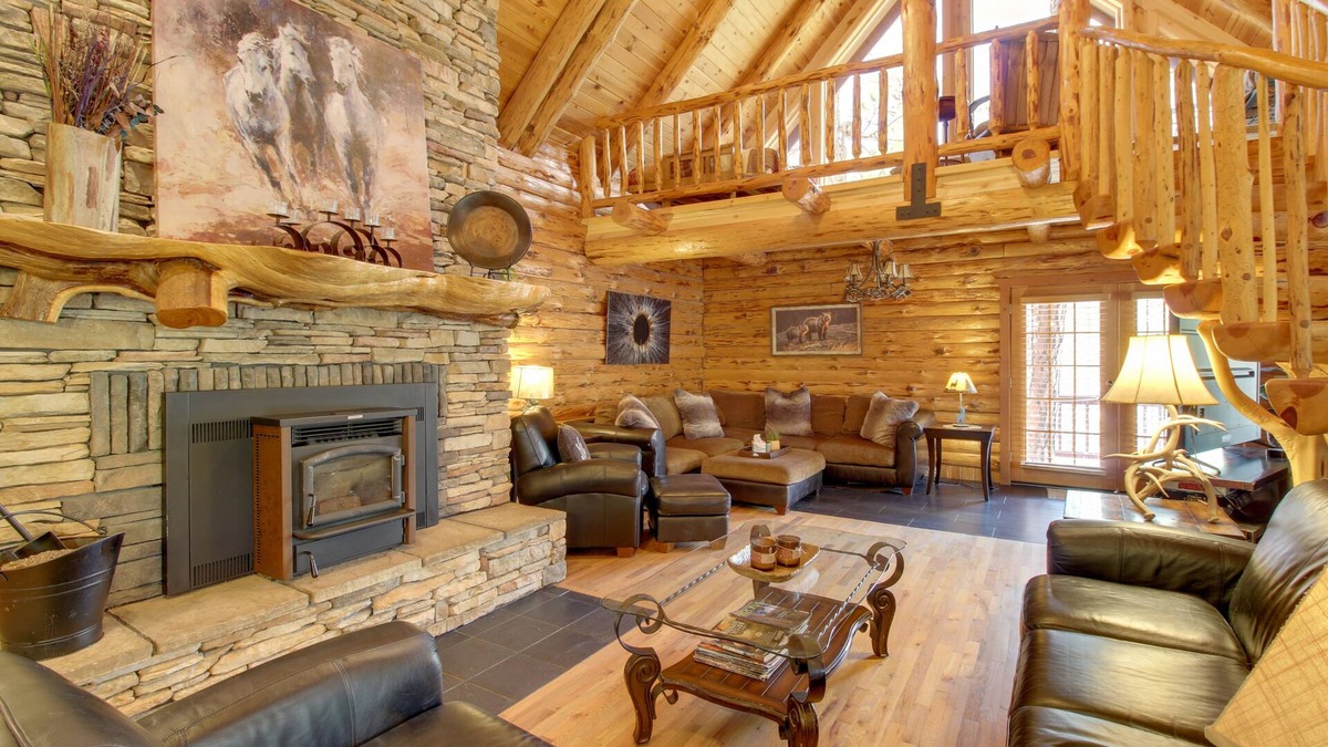 Lakeside Cabin | Fire Pit + Hot Tub: Lakeside Cabin on 2 Acres!