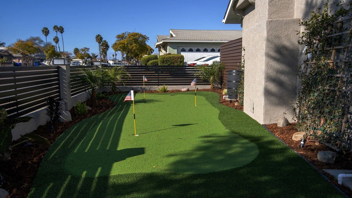 North Clairemont House | Fire Pit, Poker & Golf, Mins 2 La Jolla, PB, MB