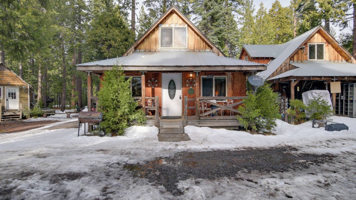 Butte Meadows House | Fire Pit & Trails On-Site: Butte Meadows Retreat!