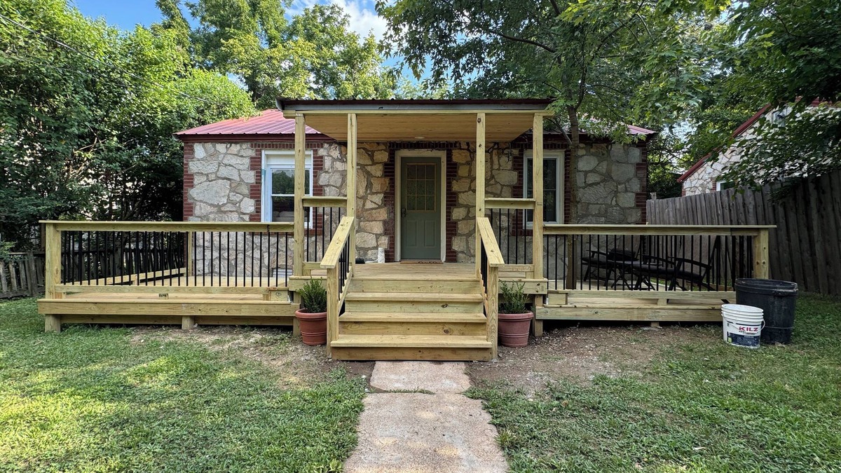 Mammoth Spring Cottage | Fire Rock Cottage - Near Spring River - Fire Pit - Free Wood - Wifi