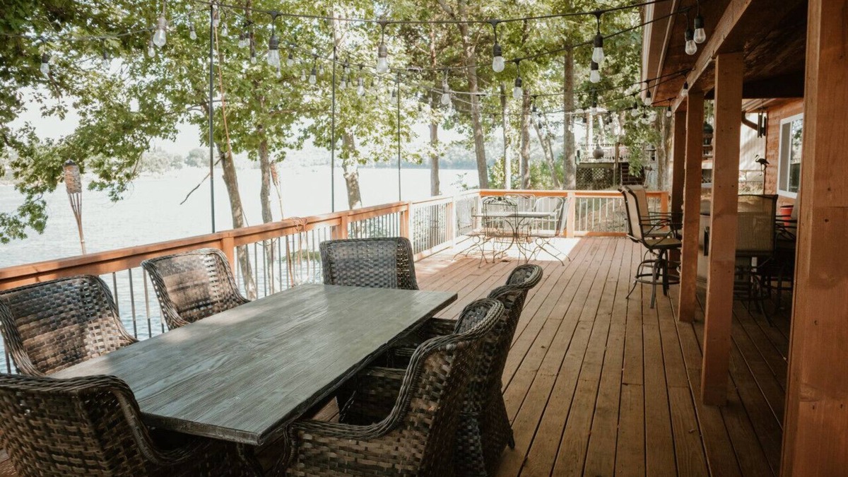 Jenkins House | Firefly Cottage - Escape to Serenity: 2-Bedroom Lake-View Retreat