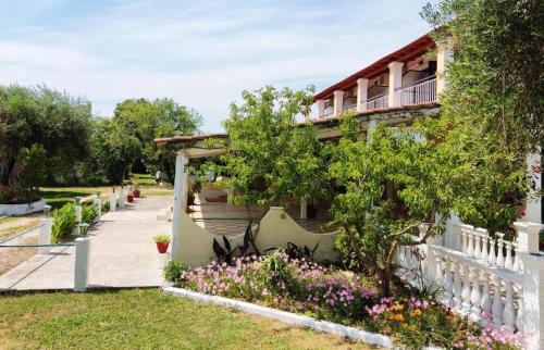 Moraitika Apartment | Firefly Studios Christos 13