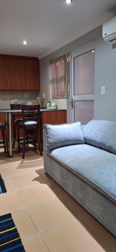 Drakenstein Apartment | Firehouse selfcatering Garden Cottages 4