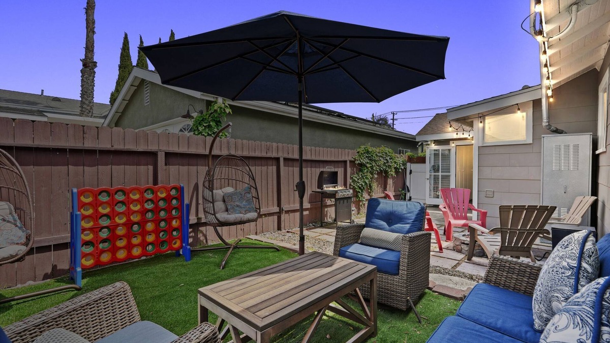 Belmont Heights House | Firepit, Game Room & BBQ - Family-Friendly Home