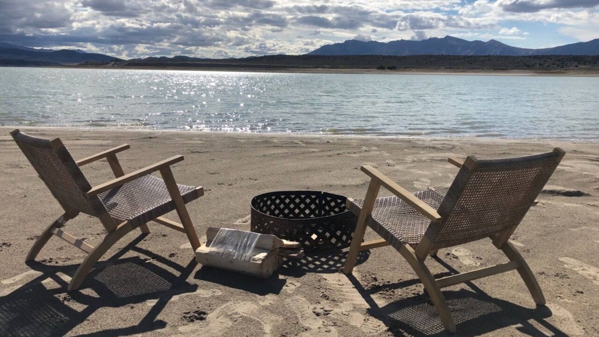 Levan House | Firepit-Shade-Chairs-Dark Skies