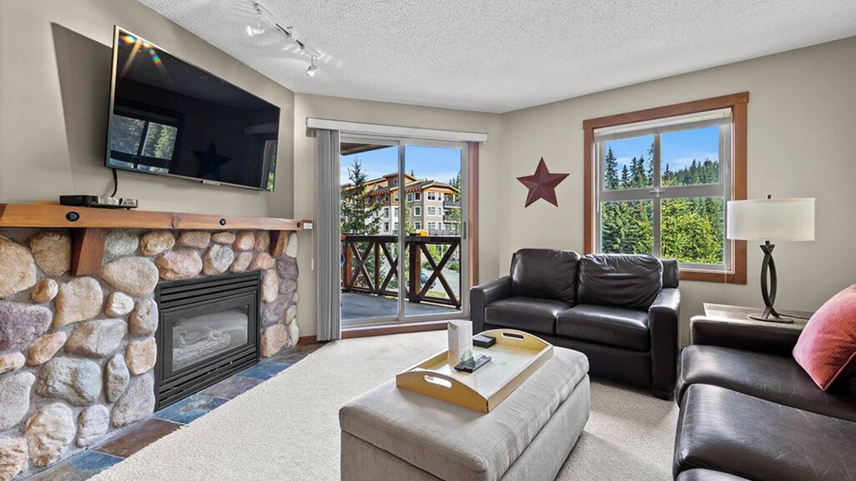 Sun Peaks Condo | Fireside 321: Delightful 1BDRM Condo, Central Village, w/shared Hot Tub
