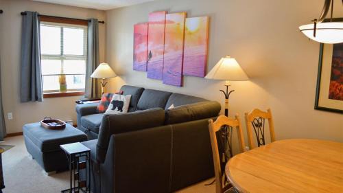 Sun Peaks Cabin | Fireside Lodge #215 by Bear Country