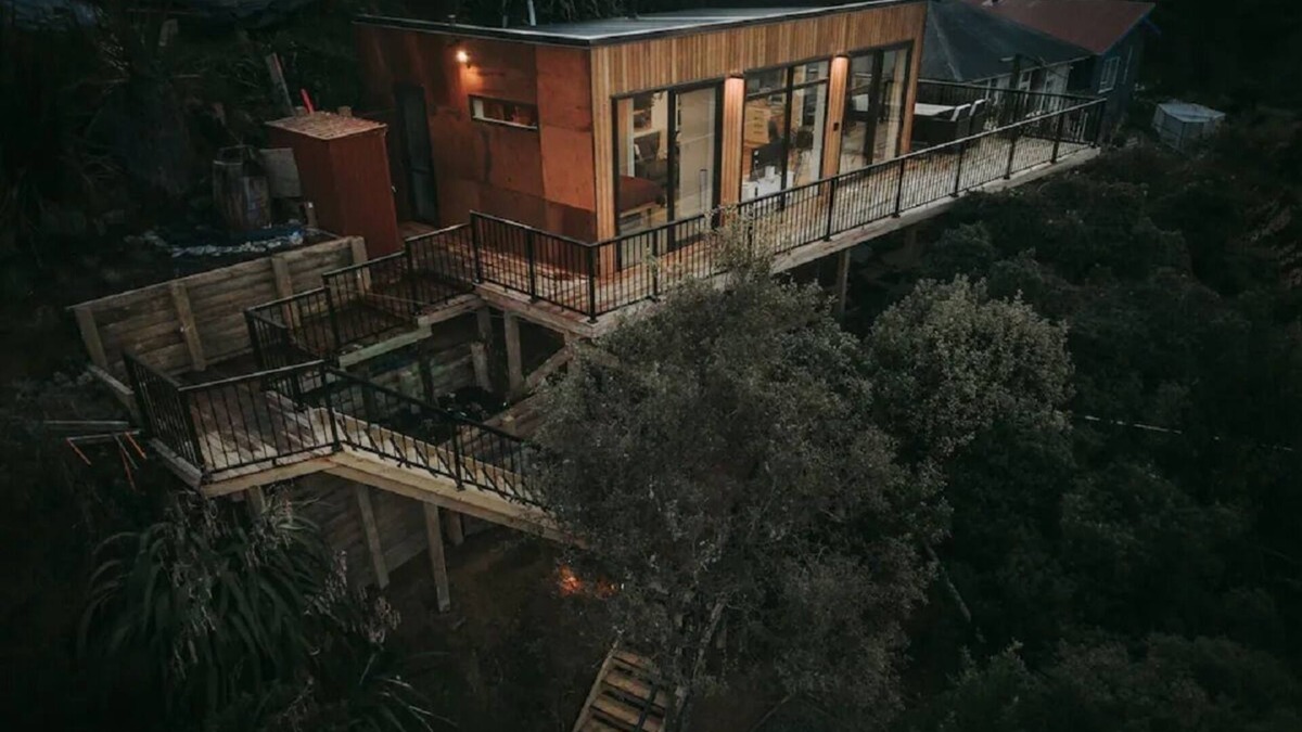 Picton House | Firkins Retreat - Picton. A Truely Unique Experience