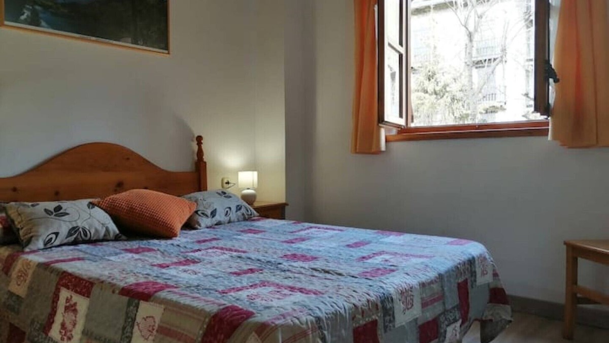 Taull Apartment | First floor apartment with garden - Isard 3