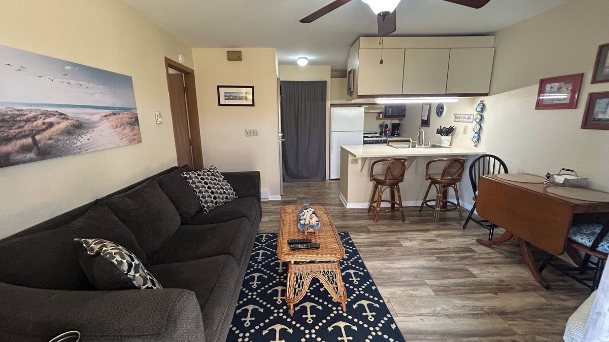 Oak Harbor Condo | First Floor Lake Erie GreenCove Condo w Boat Slip for Fishing or Bird Watching