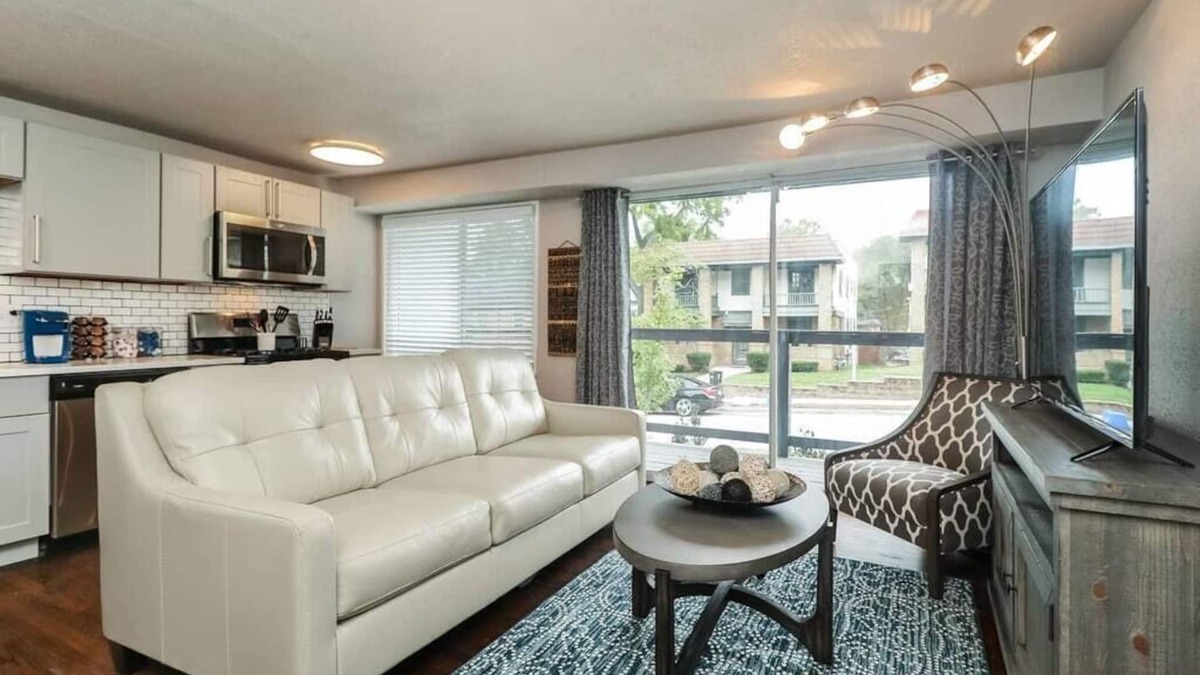 West Plaza Condo | First Floor with 2 King Bedrooms