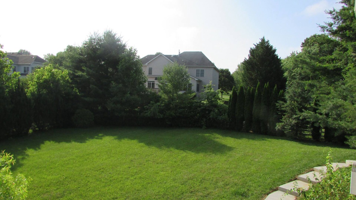 North Potomac Apartment | First Level of house, 2 Bed spacious, walkout door ,bright garden view