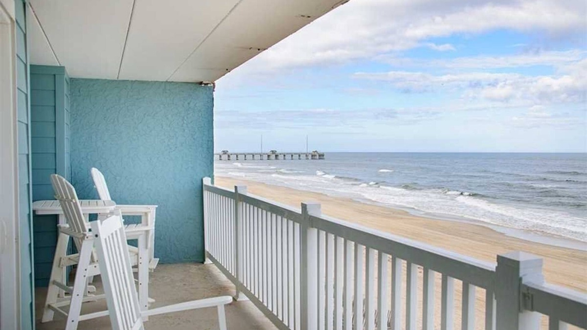 South Nags Head Condo | First Light: PierView Oceanfront Condo, Contemporary Vibes & Stunning Views