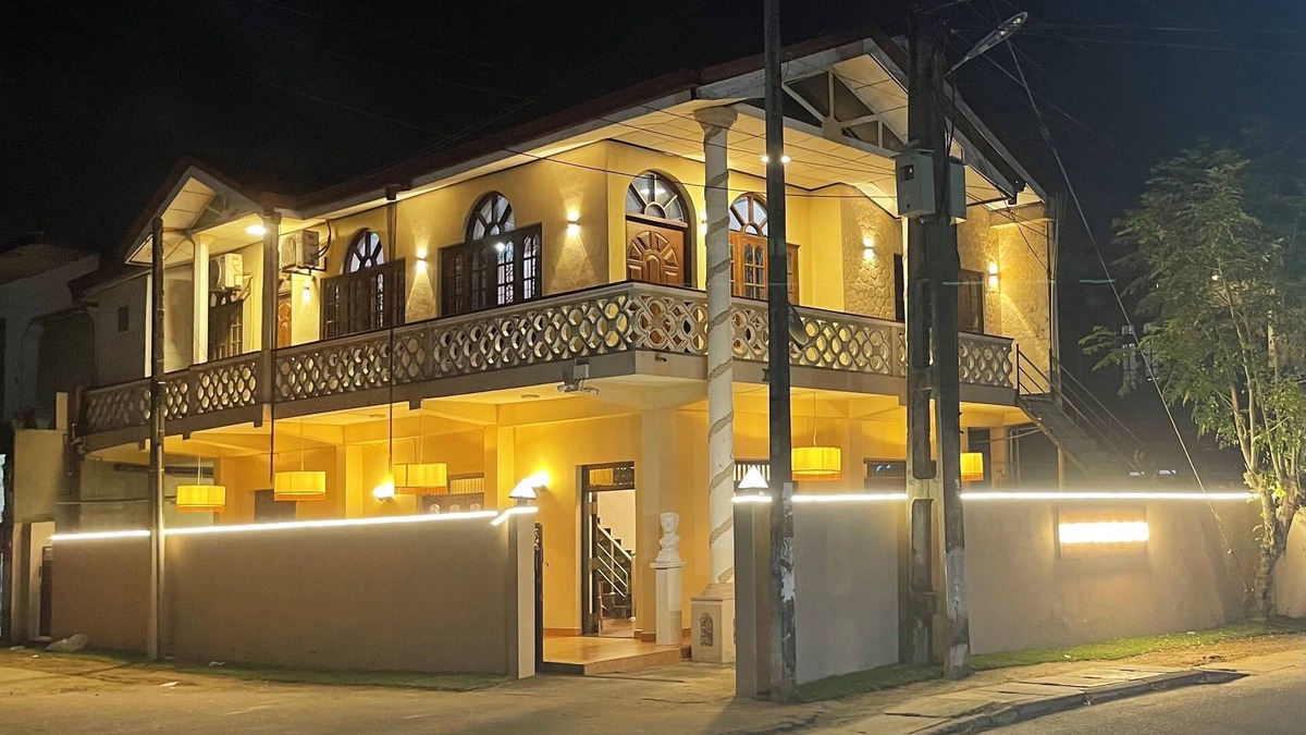 Negombo Hotel | First or Last Night in Sri Lanka? Experience comfort near the Airport & Beach !
