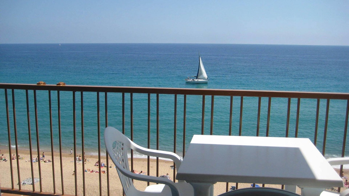 Blanes Apartment | First sea line 5 seats