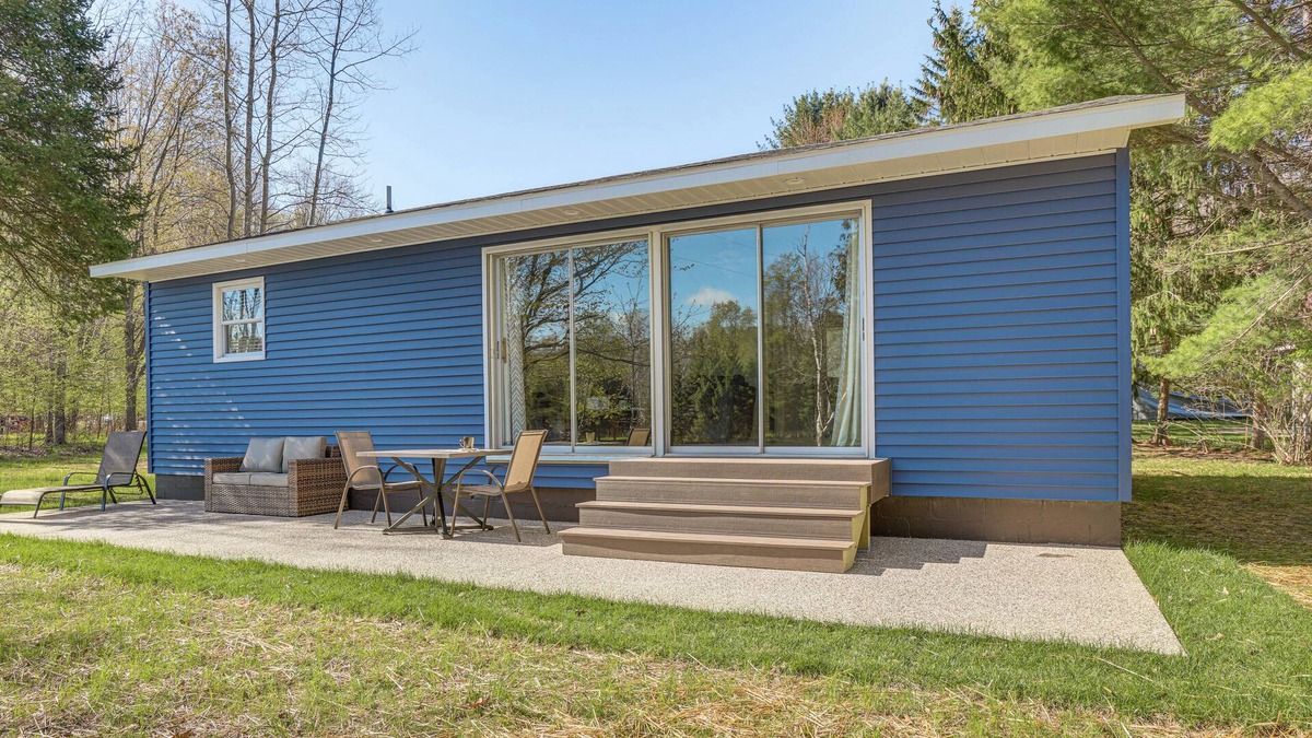 Paris Cabin | Fish & Hike: Riverfront Cabin in Paris