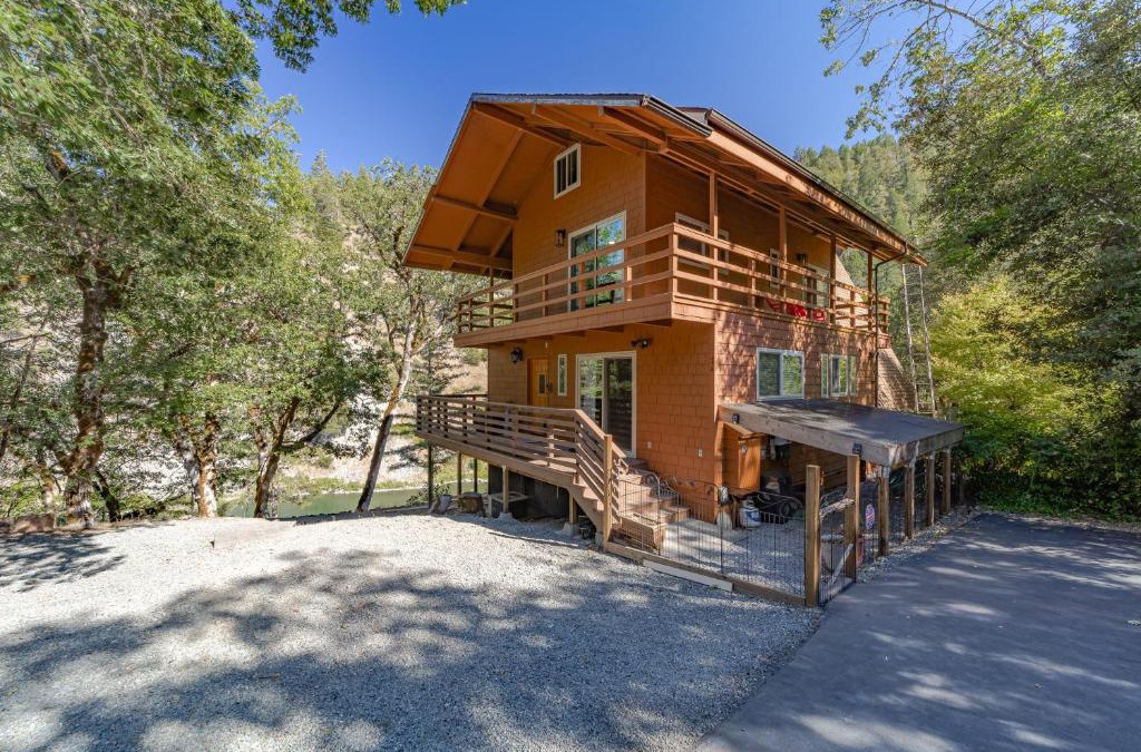 Salyer House | Fisher's River Bar- Private Beach Access