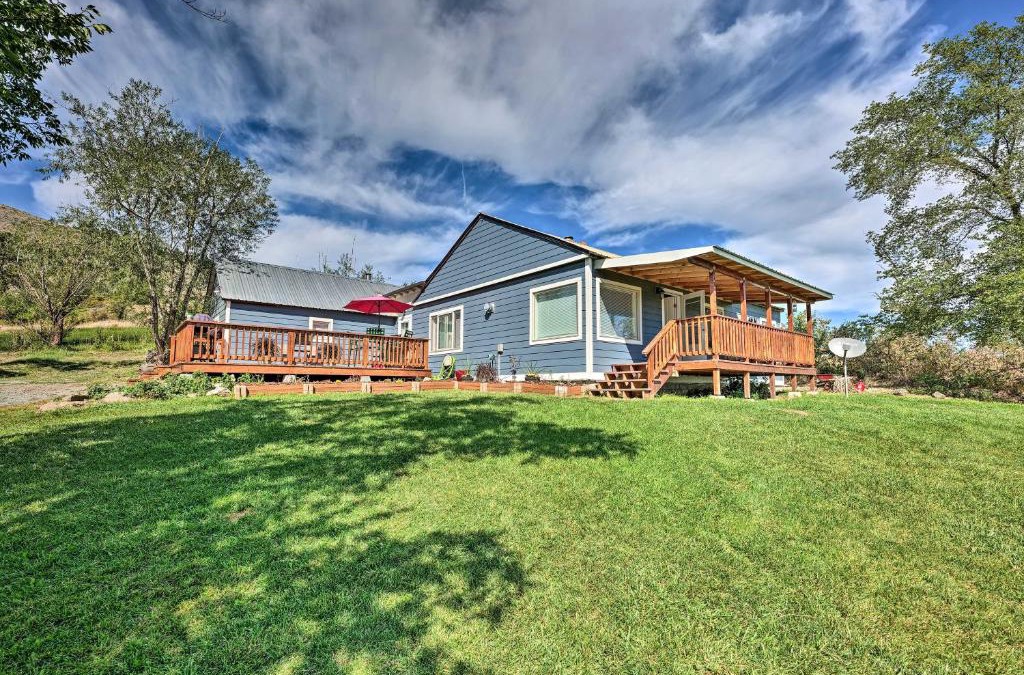 North Powder House | Fisher Springs Home, 12 Mi to Anthony Lake!
