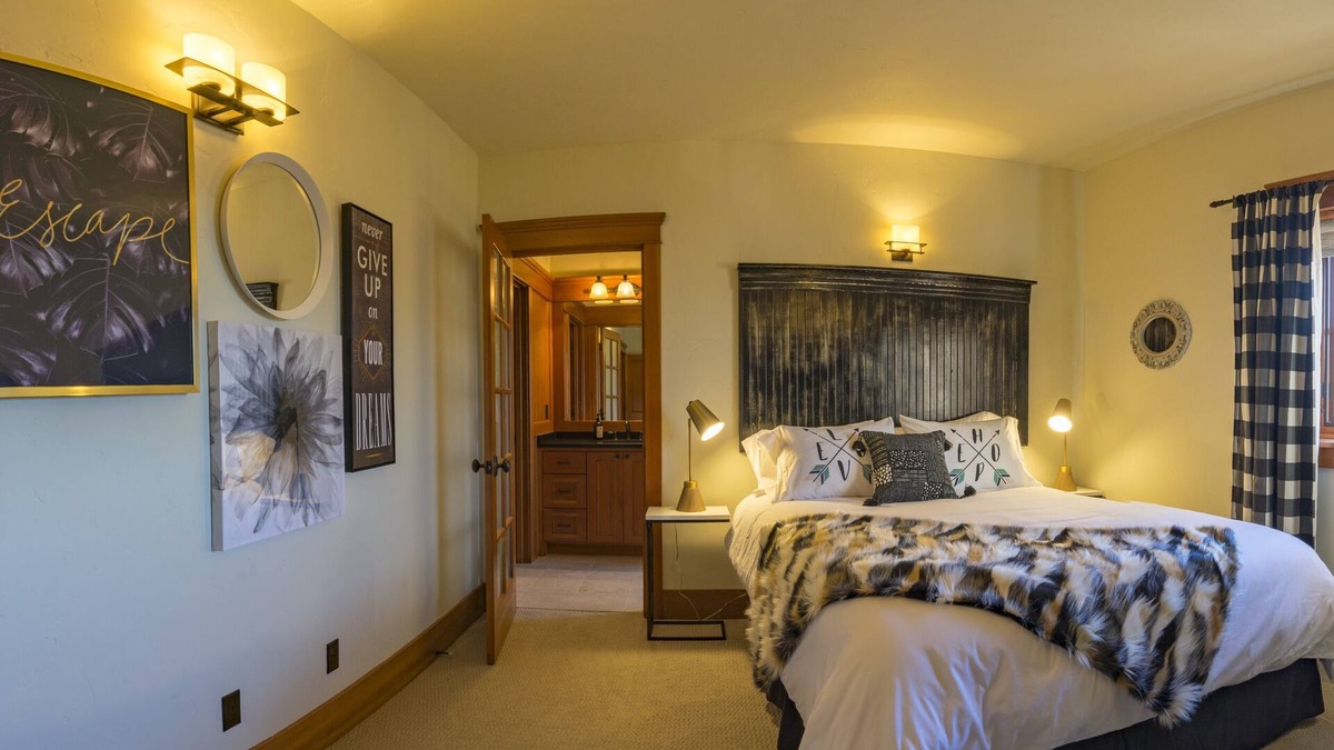Astoria Condo | FisherBros flats 203