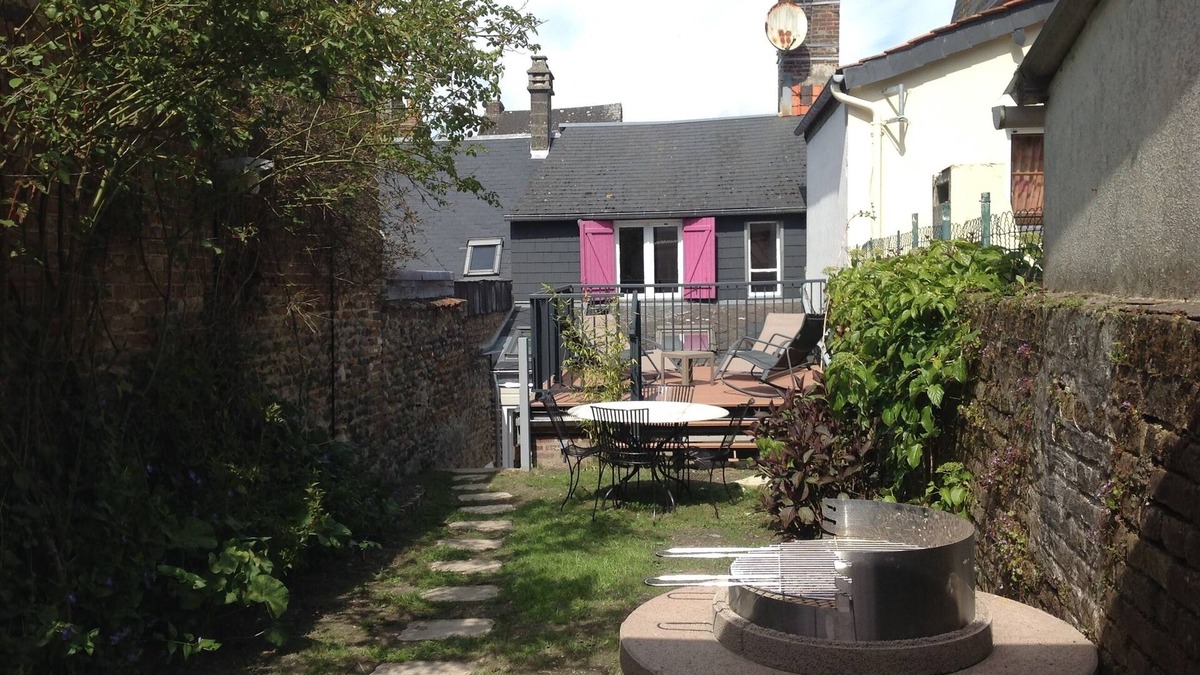 Saint-Valery-sur-Somme House | fisherman's house with garden and terrace facing south. Furnished tourist accommodation *