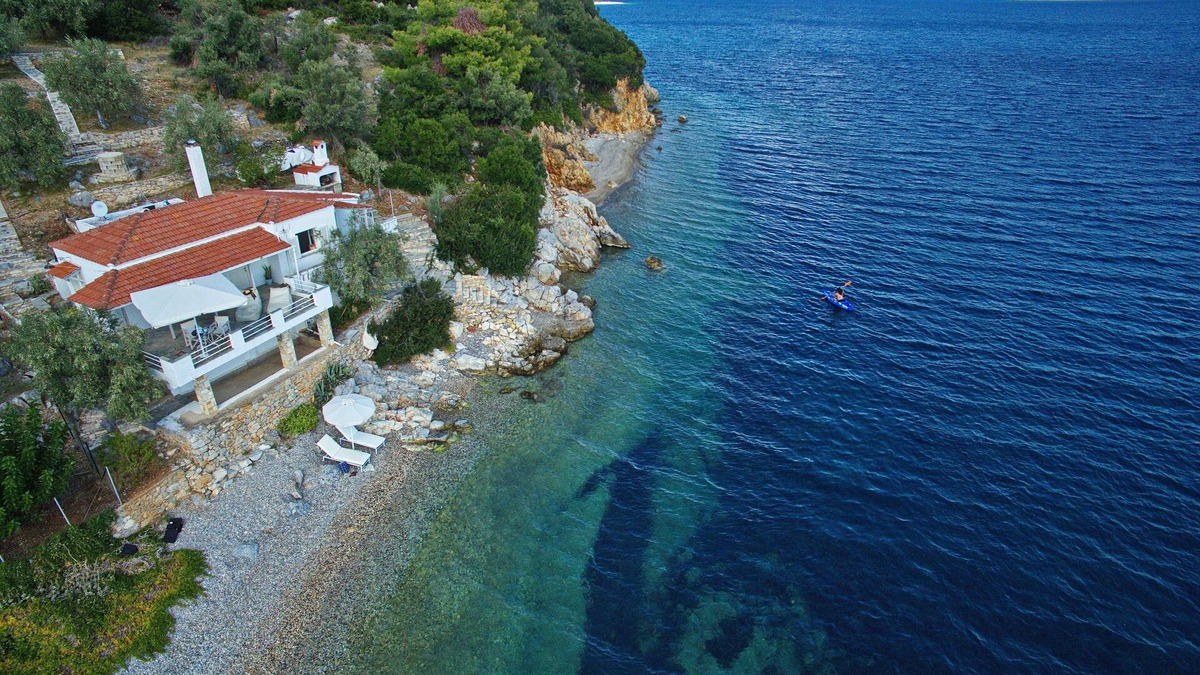 Nimfea Cottage | Fisherman's Cottage, private Villa on the beach close to Kalamakia Alonnisos