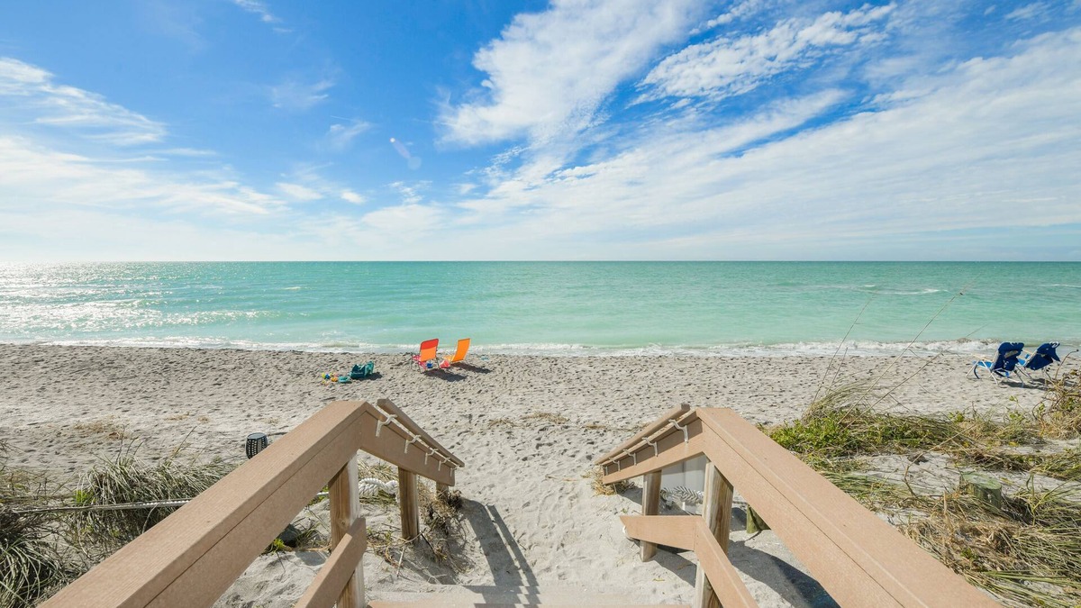 Siesta Key Condo | Fisherman's Cove A113 - The Dominican - Gulf Beach front steps from Lanai