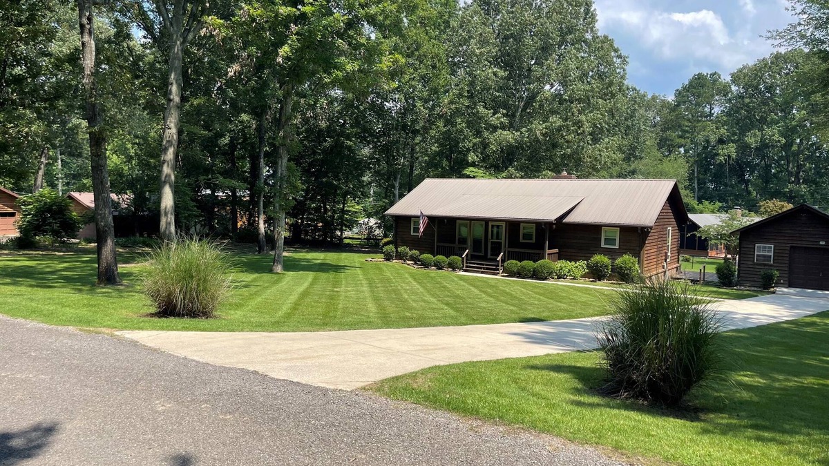 Guntersville House | Fisherman's Haven: Perfect Retreat for Anglers!