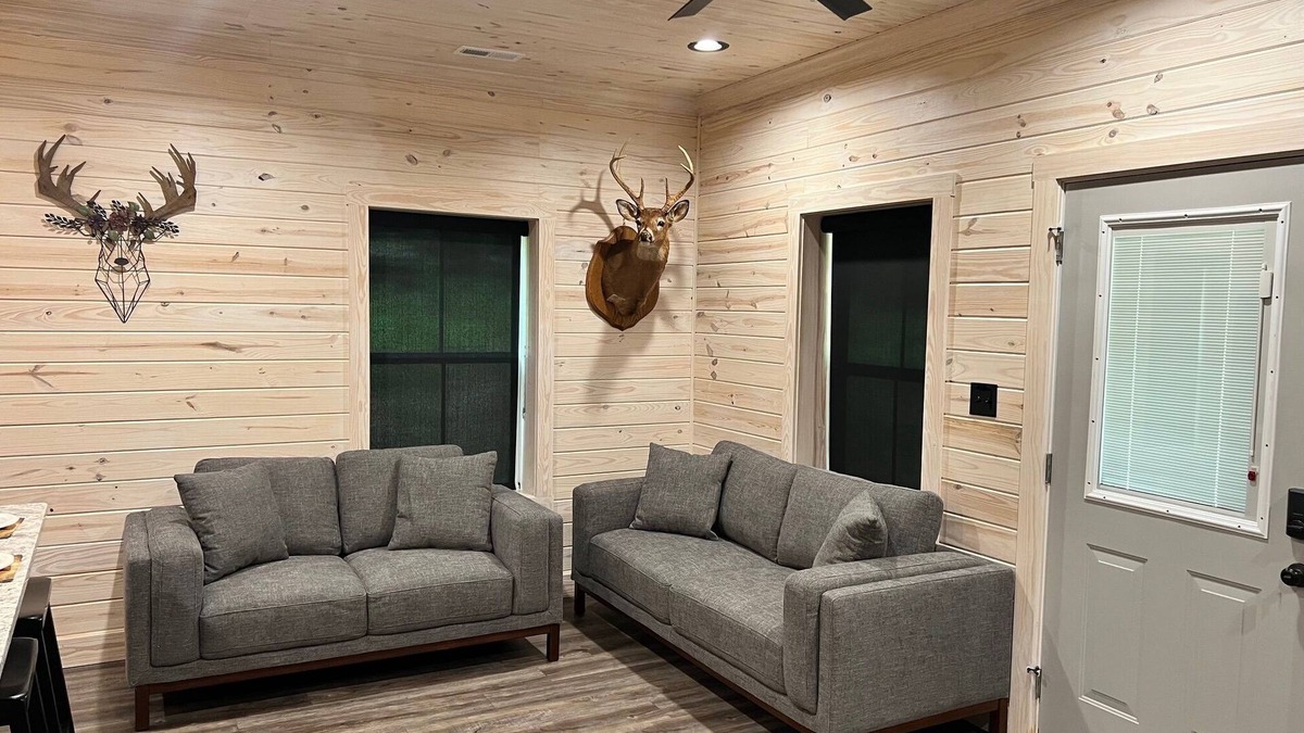 Grant Cabin | FISHERMAN'S PARADISE located in Scottsboro, AL .