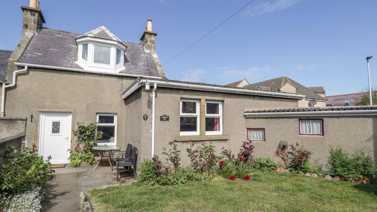 Burghead Cottage | FISHERMAN’S REST, pet friendly, character holiday cottage in Burghead