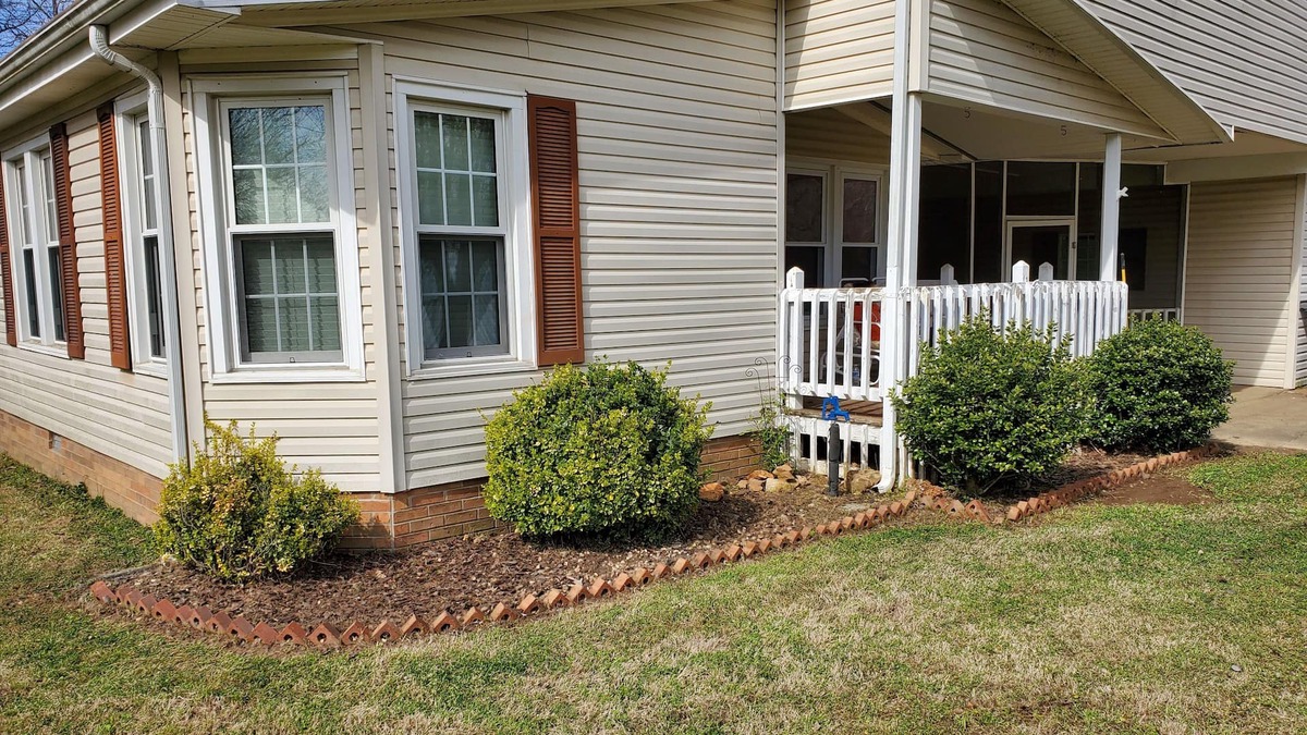 Eddyville House | Fisherman, Traveling Workers and Vactioners love the Barefoot Retreat