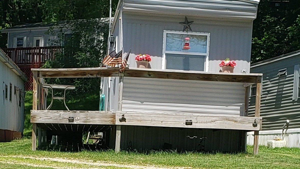 Ferryville House | Fishermans Hideaway on Pool 9