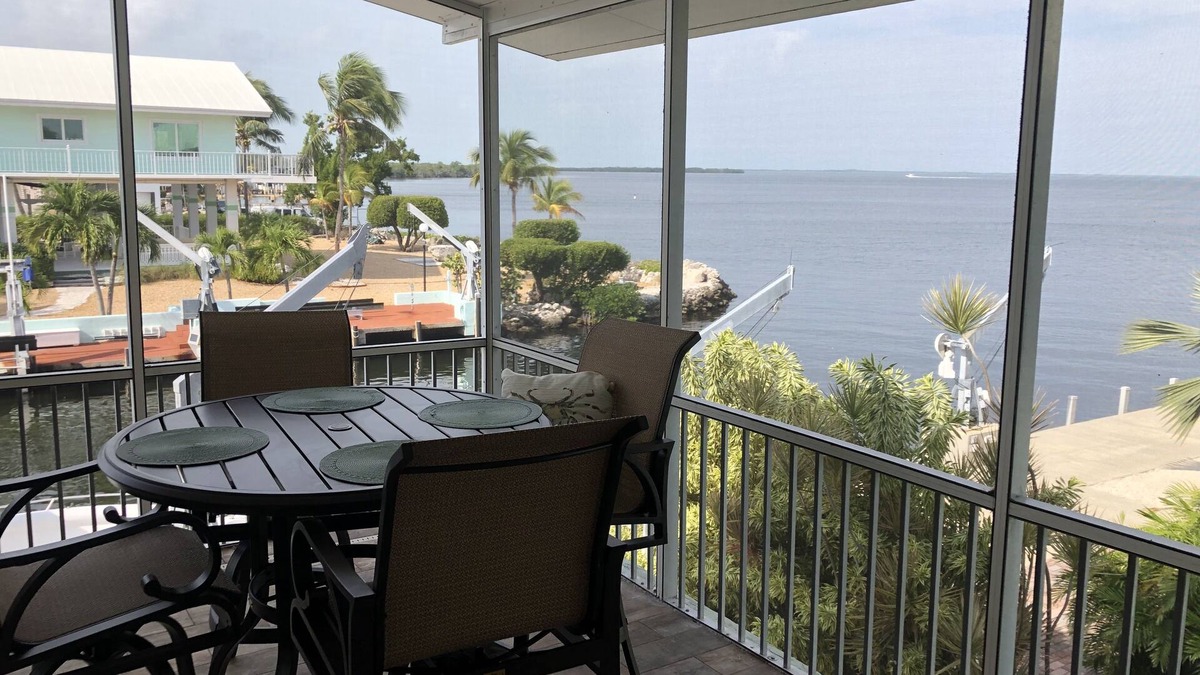 Twin Lakes House | Fisherman’s Paradise Key largo