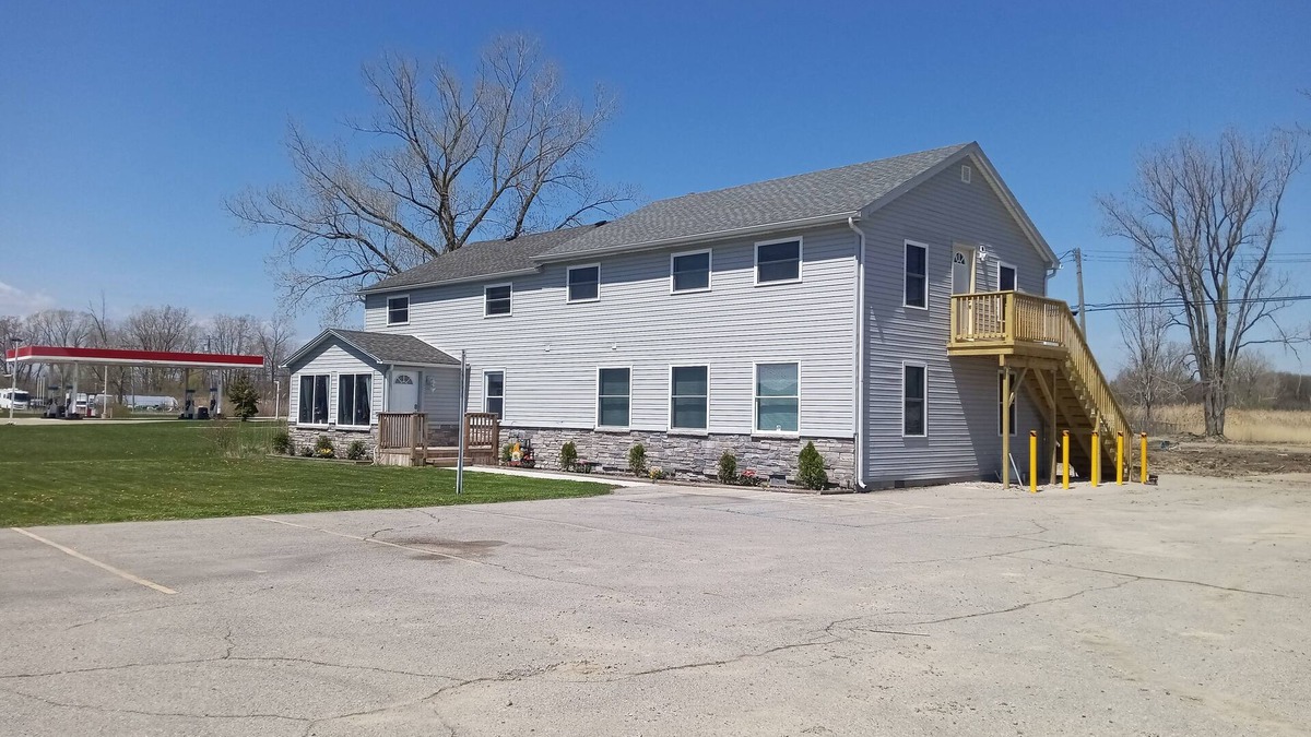 Pearl Beach House | Fishermen will love this spacious building! Plenty of parking for their toy's!