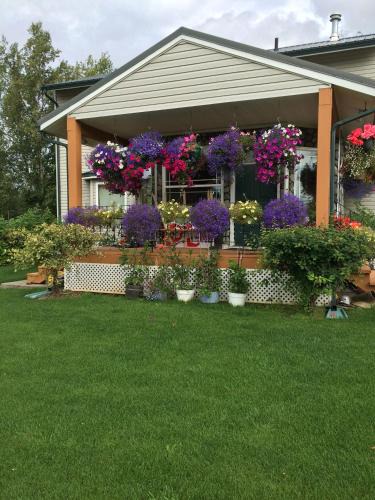 Farm Loop Bed & Breakfast | Fishhook Sunrise B&B