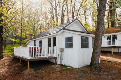 Mayfield House | Fishing-Arbutus Lake-Pontoon Rental-Family Friendly