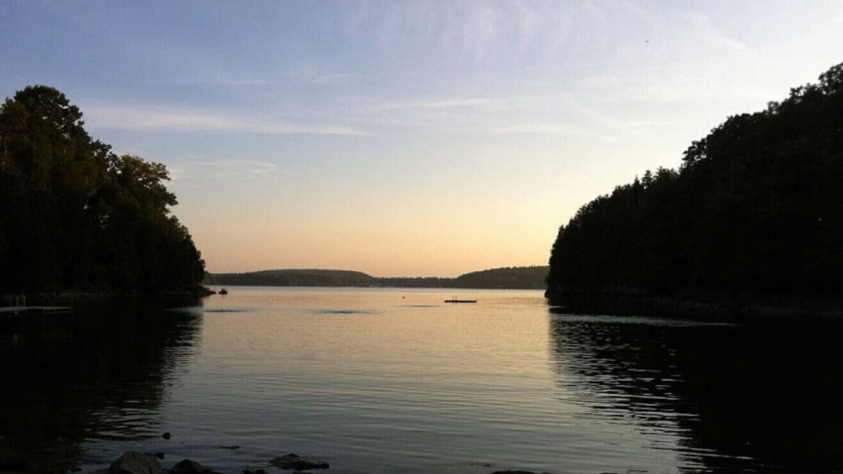 Colchester Cabin | Fishing Cabin on Mallets Bay