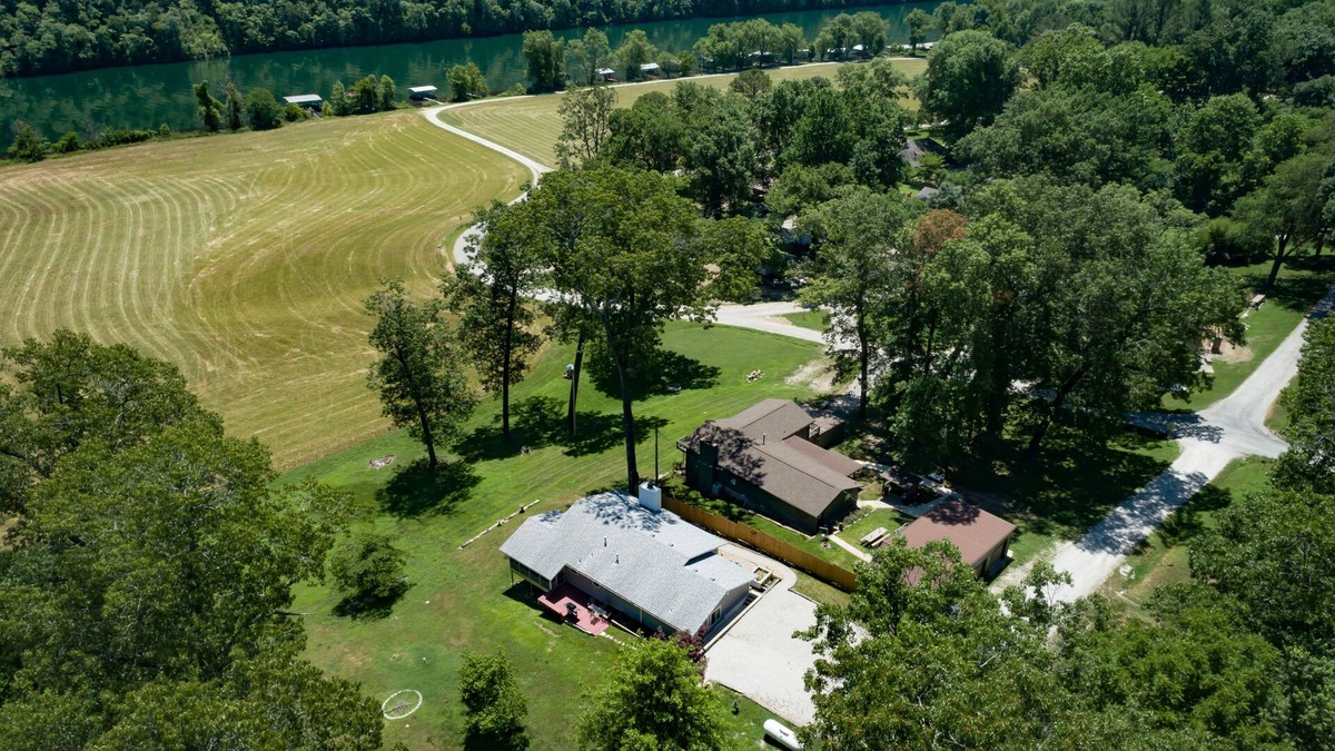 Branson House | Fishing Haven with Boat Launch and 20 minutes from downtown.