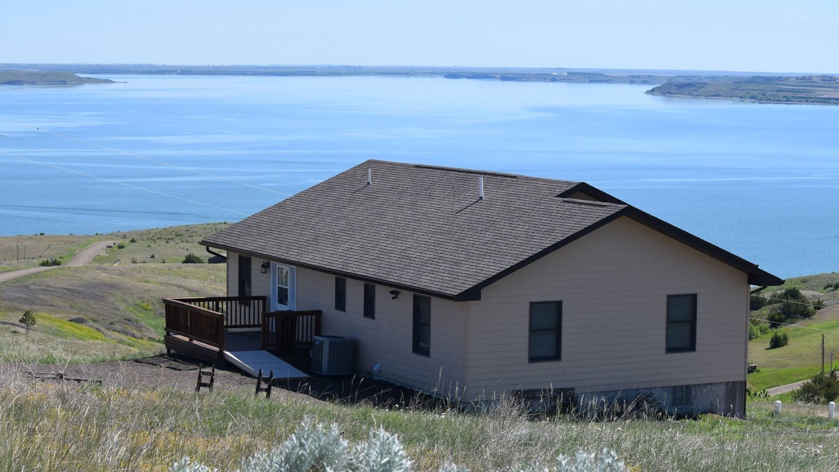 Fort Pierre House | Fishing & Hunting on Oahe Lake with a Breathtaking View!