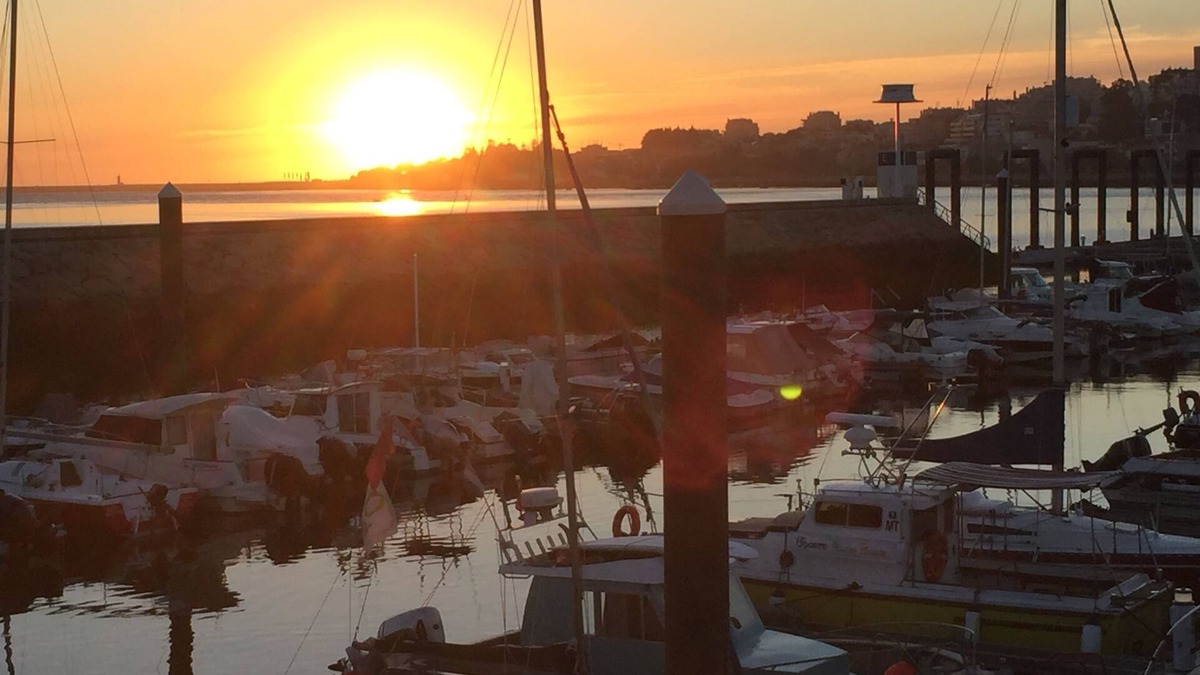 Canidelo Boat Rental | FISHING is an English boat from the 80's.
